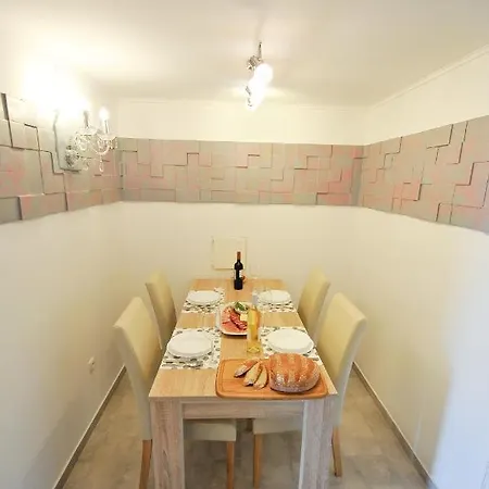 Jernej With Onsite Wellness Apartma *