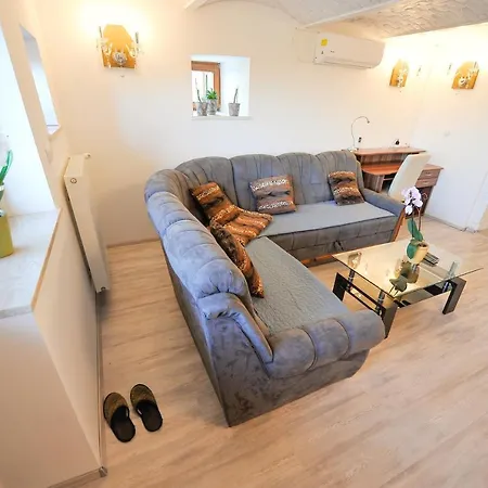 Apartment Jernej With Onsite Wellness