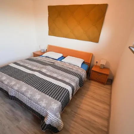 Apartment Jernej With Onsite Wellness *