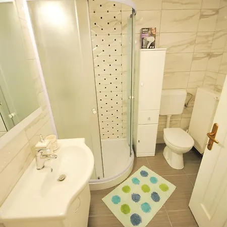 Apartment Jernej With Onsite Wellness *
