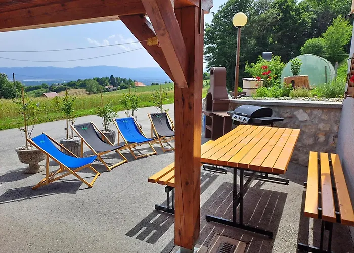 Apartment Jernej With Onsite Wellness *