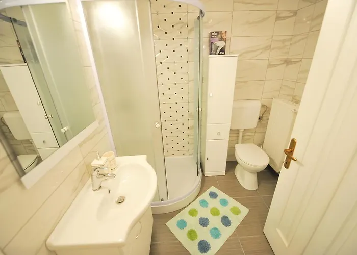 Apartment Jernej With Onsite Wellness *